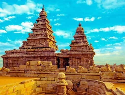 The Mystery of Seven Pagodas... The Shore Temple of Mahabalipuram in TN had been identified by several sailors and navigators right since the 7th century. The creation of thiscomplex was initialized during the reign of King Narasimha Varma @Itishree001  @LostTemple7