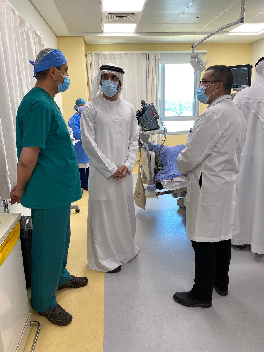HamdanMohammed's tweet photo. زرت اليوم أبطال الدفاع المدني بدبي الذين تعرضوا لاصابات خلال تأديتهم لواجبهم في إطفاء حريق أحد المستودعات للاطمئنان على صحتهم... عزيمة وتضحيات أبطالنا محل تقدير ومصدر فخر. https://t.co/9SuO2SCafM