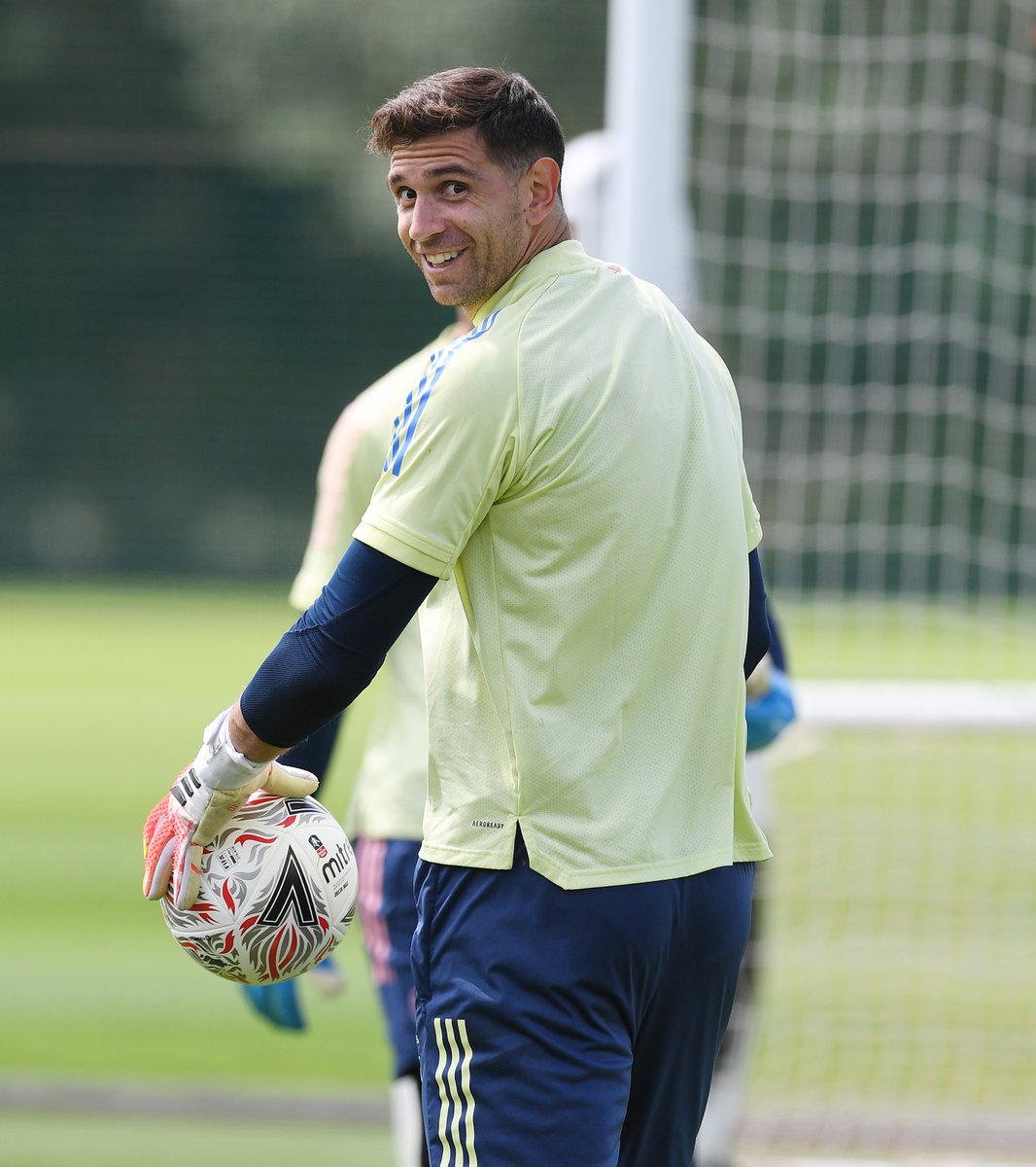 Arsenal's tweet photo. All smiles ahead of Saturday!

😄 @emimartinezz1 https://t.co/zMwI2W3xnJ
