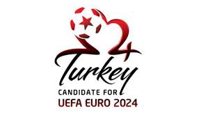 Ou bien dans l'optique d'organiser une compétition internationale et ainsi mettre les projecteurs sur la Turquie et la politique nationale d'Erdogan.Un pari pour l'instant raté, malgré le projet "25 stades dans 23 villes, puisque l'Euro 2024 n'a pas été attribué à la Turquie.