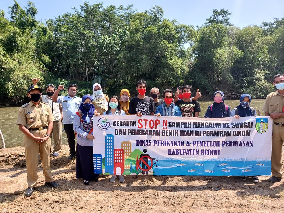 GarlinMaharani's tweet photo. Di desa Badalpandean kecamatan Ngadiluwih Kab. Kediri gerakan STOP sampah terus semangat @bppp_banyuwangi @brsdm_kp https://t.co/22ST7cEP7f