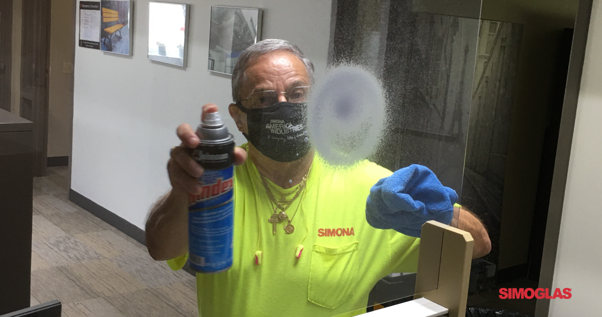 simonaamerica's tweet photo. When it comes to cleaning clear sneeze guards and safety dividers - chemical resistance matters! It can mean a big difference in clarity, crack resistance, and long term durability. #clearplastic #safetybarriers #sneezeguards #sneezescreens #officefurniture #whysai https://t.co/5y5ZJeBxIB