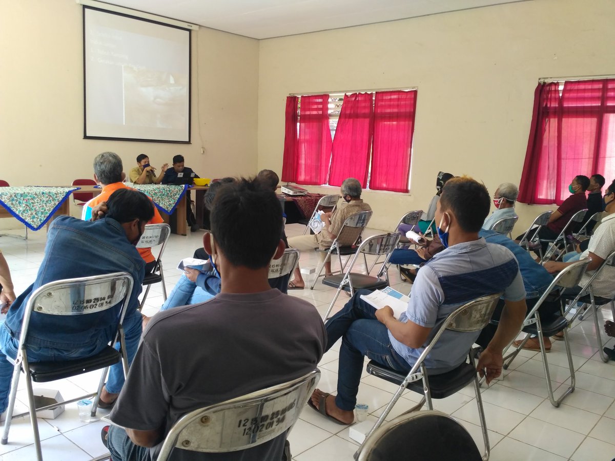 GarlinMaharani's tweet photo. Tetap berjuang untuk memberikan ilmu pengetahuan dan keterampilan kepada pelaku usaha pembenihan ikan di kab. Kediri, Penyuluh Perikanan Bantu siap membantu @puslatluhkp @bppp_banyuwangi @brsdm_kp @sjariefwidjaja @lapregiwati @Edhy_Prabowo https://t.co/mR0VEtwp4p