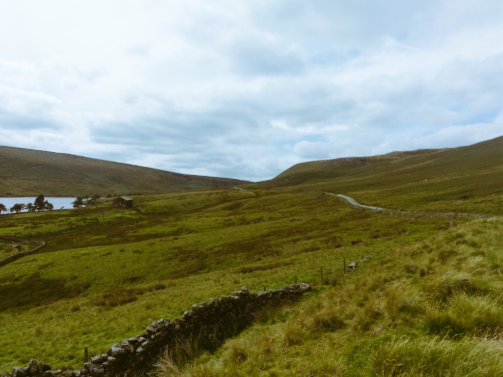 It's not a bad place to ride. <a href="/ColdDarkNorth/">Cold Dark North</a> just a shame about the wind 
#calderdale #Yorkshire #widdop #coldnorthernwinds #localloop
