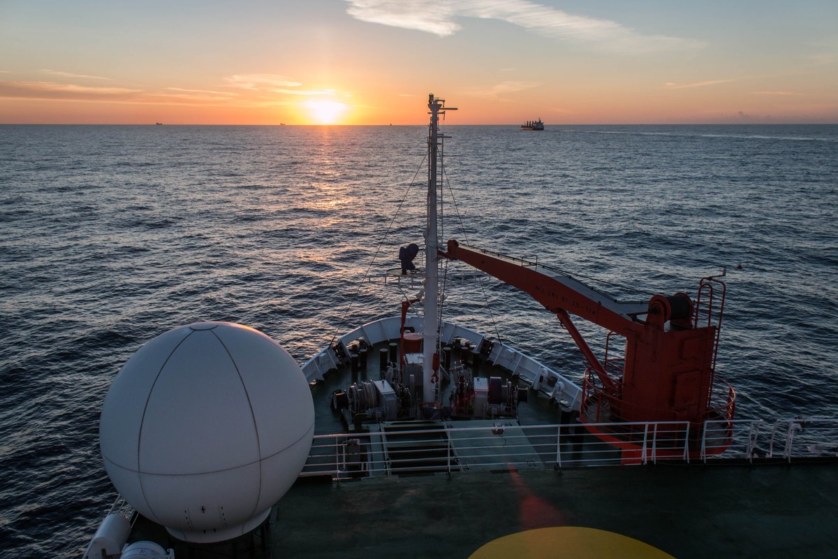 Meteor_M164's tweet photo. As our cruise is coming to an end we pass the English Channel for the second time. Today we enjoyed the sunrise straight ahead.

📷 S. Wett

#RVMeteor #M164 #atsea #oceanresearch #researchcruise #oceanography #sunrise https://t.co/kdQXBY66Wp