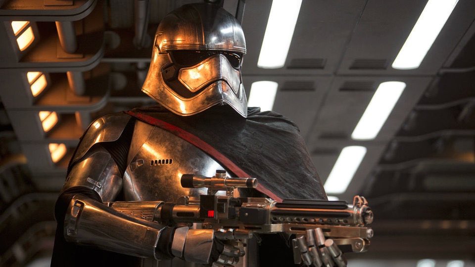 Captain Phasma, L3-37, Val
