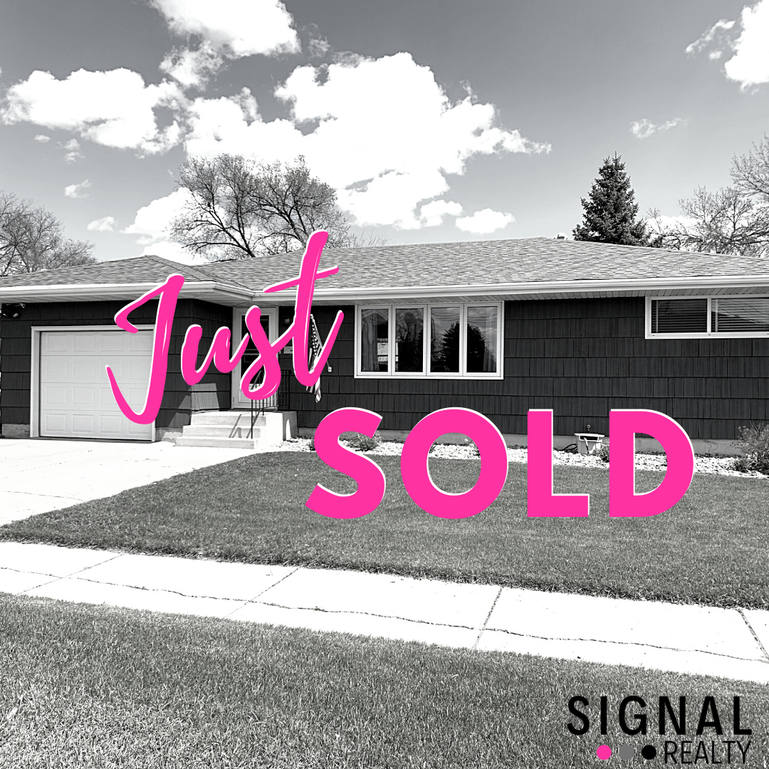SignalRealtors's tweet photo. 🔑 𝐒𝐨𝐥𝐝 𝐖𝐢𝐭𝐡 𝐒𝐢𝐠𝐧𝐚𝐥! 🔑

📍 1535 1st St SW, Minot
Listing Agents: Kerri Zablotney &amp; Darlene Schnaible
Selling Agent: Lucas Knight
🌐 Kerri Zablotney - Signal Realtors | Lucas Knight Signal Realtors https://t.co/uj0Xga2K2l