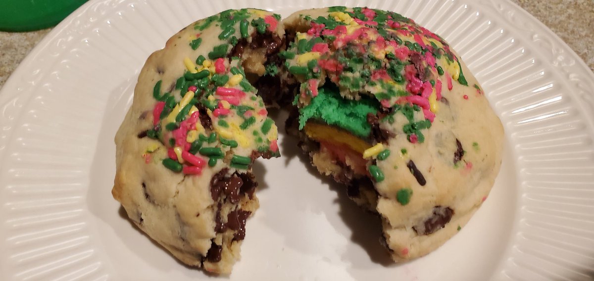 snackerzilla's tweet photo. #MyCookieDealer Rainbow Cookie absolutely incredible gotta eat it hot 🔥 to experience the full glory. #MonsterChomping #Snackerzilla https://t.co/T7pfO77PH4