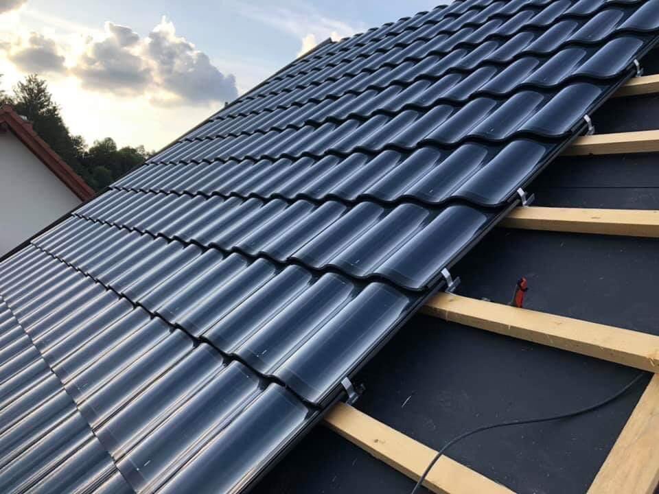 IG_Jay_Khath's tweet photo. The new way of roofing and saving electricity😍. Would you solar roof your house? https://t.co/tga97n78DK