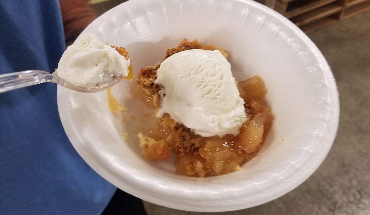TAMCO_Dampers's tweet photo. Who’s hungry?! Here are a few foodie shots from TAMCO’s Employee Appreciation Cookout, held for our hard-working team in Tennessee. Chicken, burgers, kielbasa, corn on the cob, and baked beans. There was even homemade, Dutch Oven apple cobbler. What a feast! #TAMCODampers https://t.co/GNhnt4TBOr