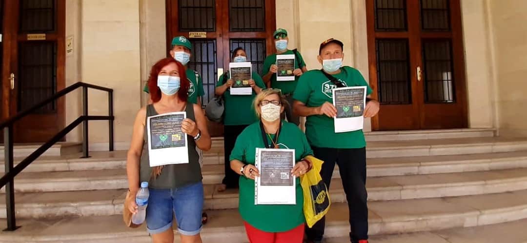 Avui hem presentat les nostres reivindicacions en matèria d'habitatge en Alacant, Castelló i València.

1. Protecció a totes les persones vulnerables
2. Stop desnonaments
3. Parc públic d'habitatges
4. Revaloració IPREM
5. Per una llei estatal d'habitatge