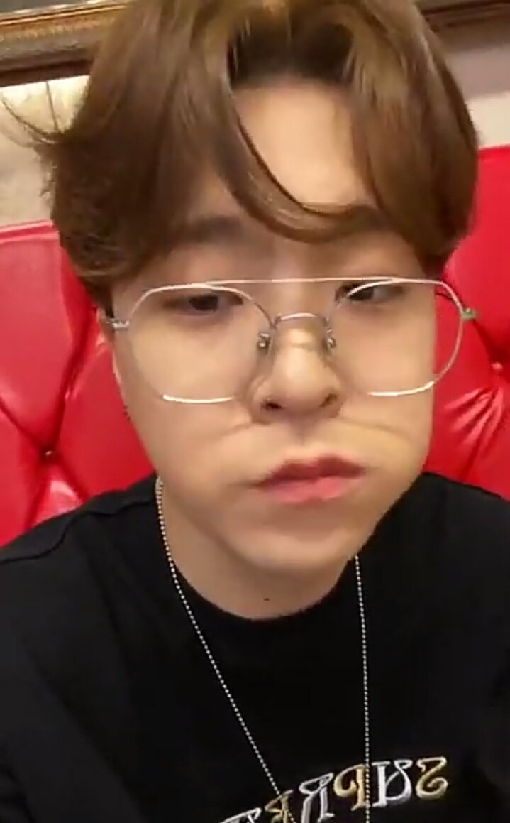 youngjae eating: a thread.