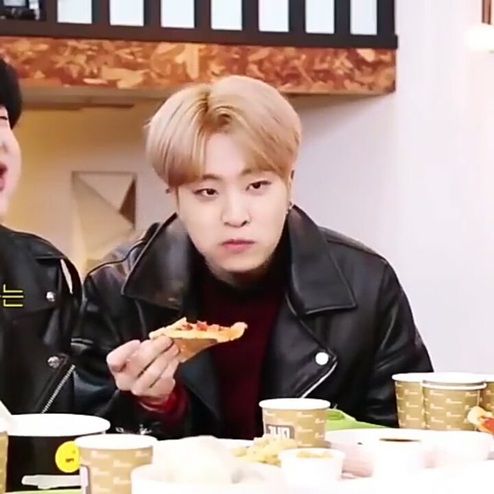 youngjae eating: a thread.