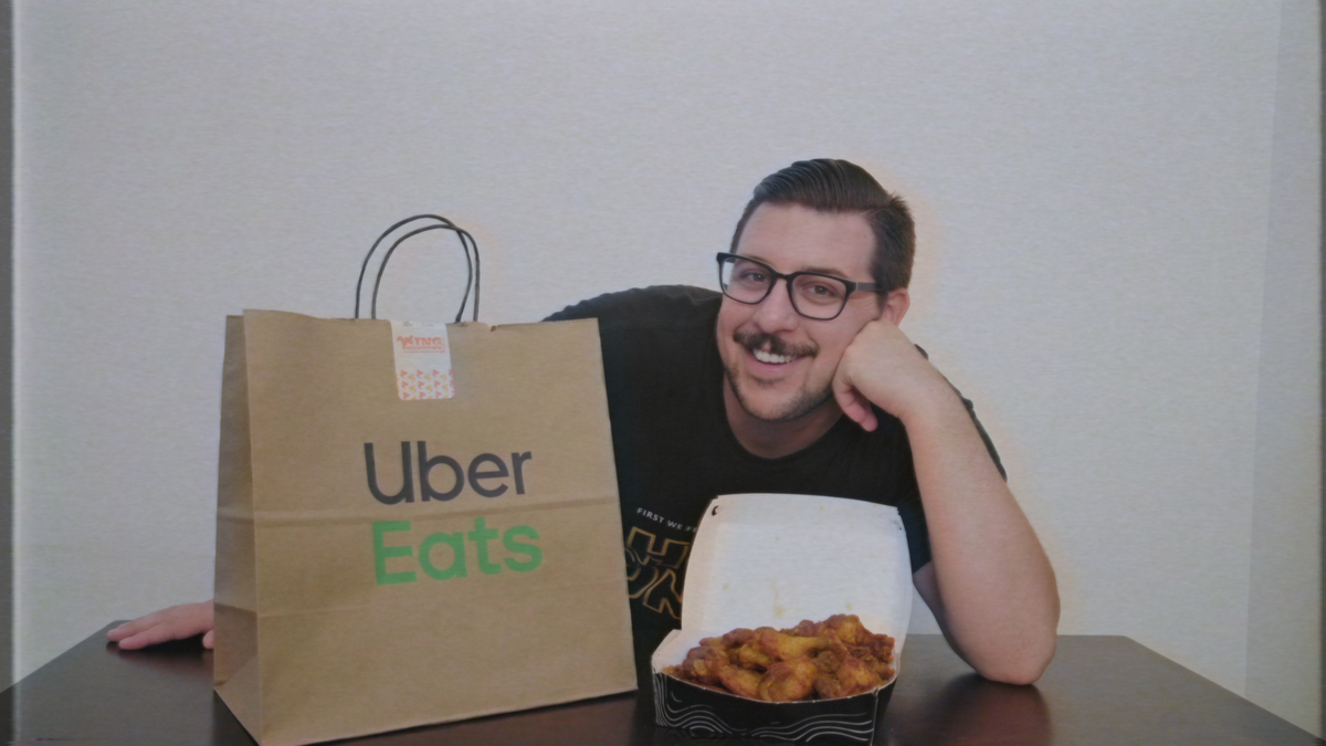 Complex's tweet photo. .@SnoopDogg, @SHAQ and a few of your other faves are sharing their wing recipes on Uber Eats for a limited time 👀 https://t.co/uWJRsc3oLl

Powered by @UberEats #WingShowdown https://t.co/NdWPPfYyOo