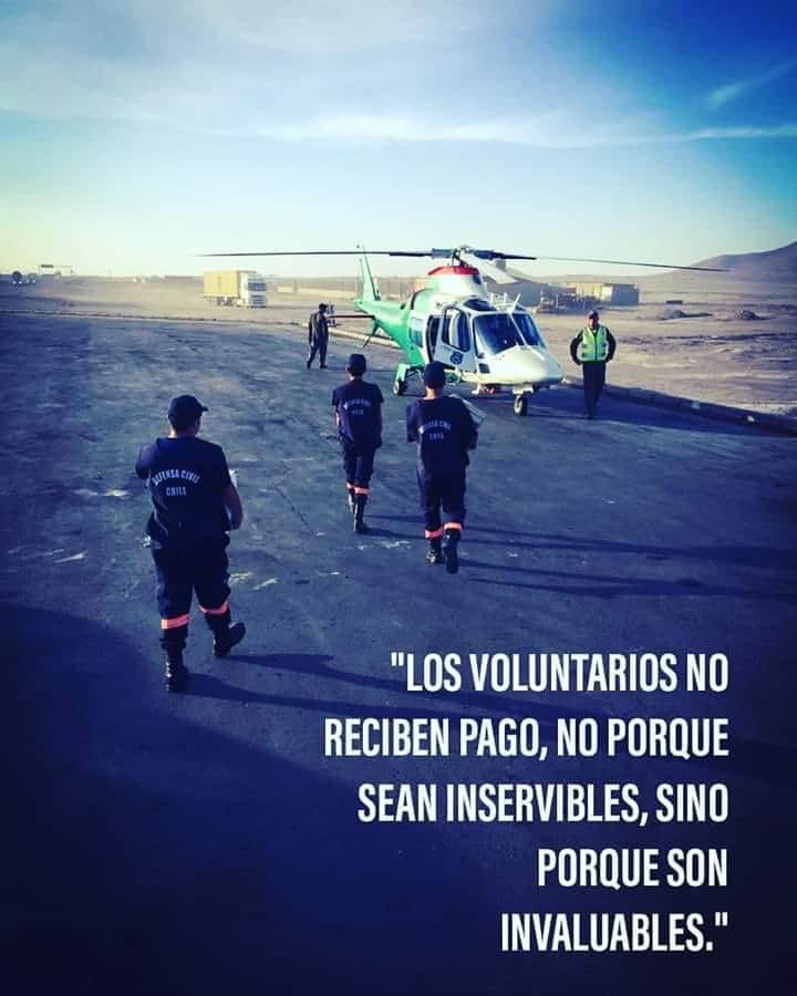defensa_a's tweet photo. Hoy la defensa civil de chile cumple 75 años y lo celebraremos de una manera distinta.
Juntos pero a la distancia.
Felicitar a todo el personal de las diferentes sedes a lo largo del país y en especial a nuestros instructores y voluntarios que son el pilar fundamental. https://t.co/vZg1jXPQSL