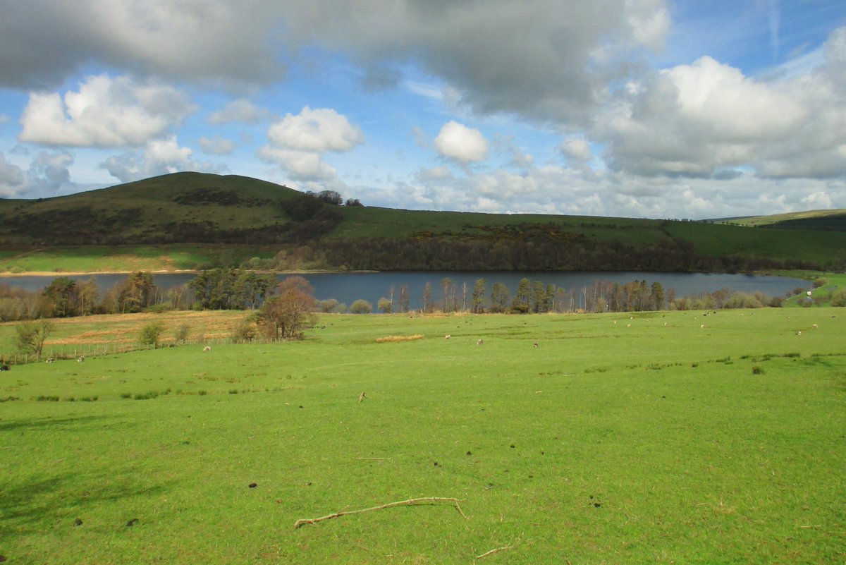 StanLeigh18's tweet photo. #LakeDistrict- continuing our wandering through #Lakeland, another to add to #Lakes #Meres #Waters
#Overwater located near #Ireby & #Bassenthwaite
3 views from N/NE & 1 from #Binsey summit
In 1920's a dam was built at it's northern outflow to provide water to #Wigton https://t.co/1CozSek28Q