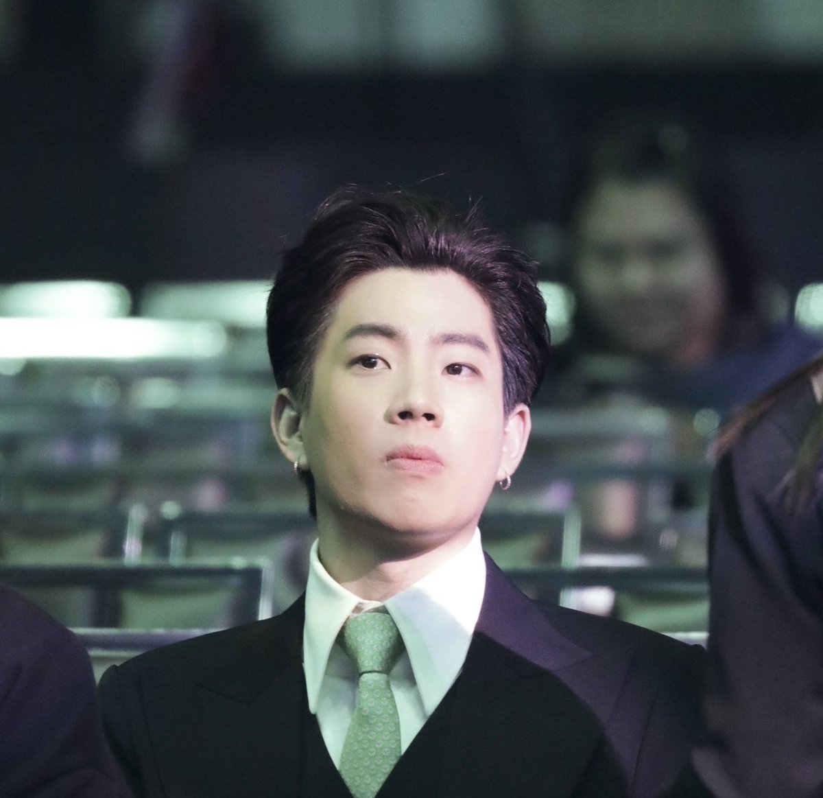 OFF JUMPOL IN A SUITA must-see thread;