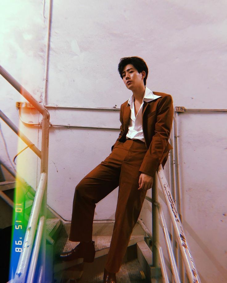 OFF JUMPOL IN A SUITA must-see thread;