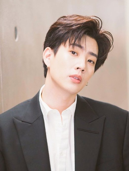 OFF JUMPOL IN A SUITA must-see thread;