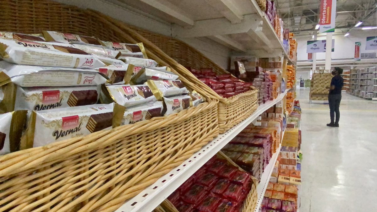 madeleintlSUR's tweet photo. 11. Ahora les voy a contar de los productos. Sabían que el 90% de la producción mundial de #pistacho #dátiles #azafran es de Irán. Quizás Trump esté comiendo pistacho y sea #iraní pero  dice made in #Japón, es el bloqueo. Por 1era vez #Irán lo comercializa directamente https://t.co/J5I8nstjzR