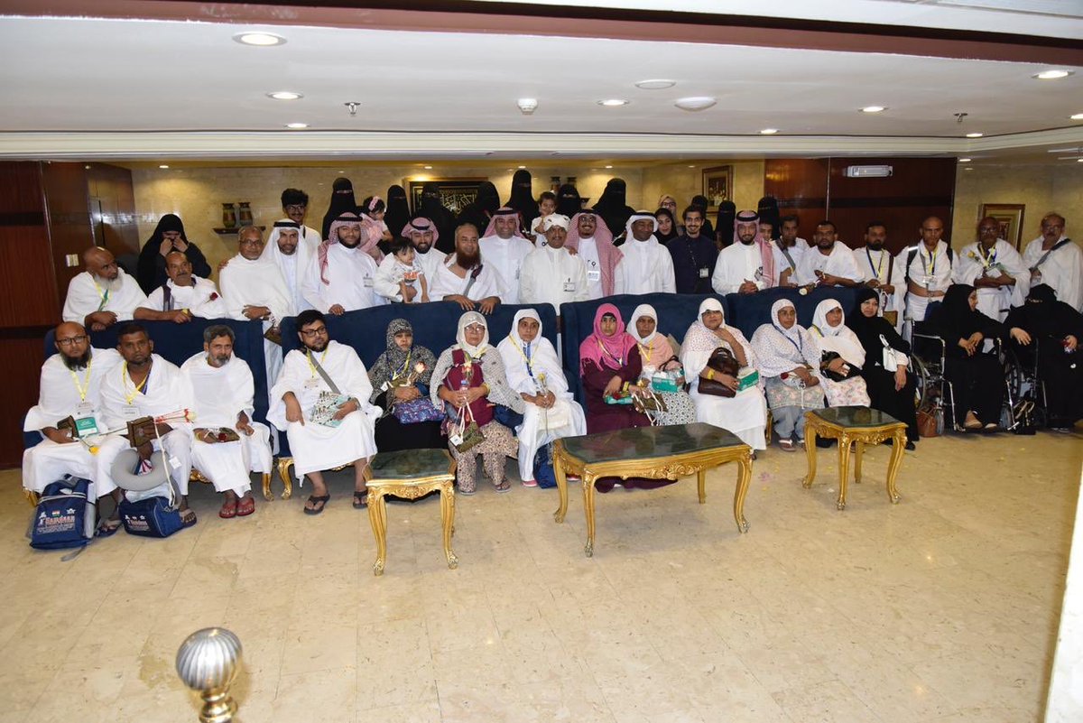 MonshiHajj's tweet photo. منذ ما يزيد على 150 عام اعتادت عائلة #سليم_الدين_منشي خدمة #ضيوف_الرحمن #اللهم لا تحرمنا هذا الشرف والفضل أبدا نحن وذريتنا لَبَّيْكَ اللَّهُمَّ لَبَّيْكَ، لَبَّيْكَ لاَ شَرِيكَ لَكَ لَبَّيْكَ، إِنَّ الْحَمْدَ، وَالنِّعْمَةَ، لَكَ وَالْمُلْكَ، لاَ شَرِيكَ لَكَ #حج1441 https://t.co/o88NLoR89h