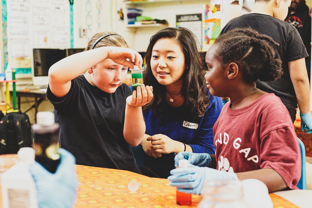 Interested in learning more about leadership and service opportunities on #RockyTop? Head to the link ➡️leadserve.utk.edu/?utm_source=tw…