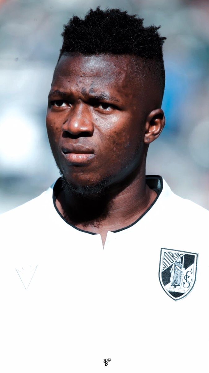 CB: Edmond Tapsoba.After being promoted to Vitória’s first team by Ivo Vieira, the Burkinabé blossomed thanks to his positional awareness, his ability to break the lines, and his aerial prowess, before earning a €25m move to Bayer Leverkusen.He has since thrived in Germany.