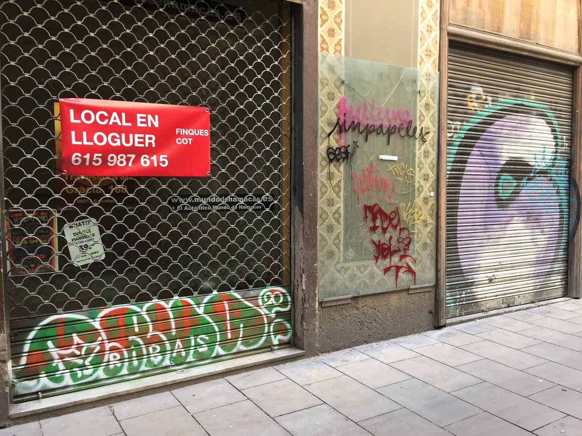 femgotic's tweet photo. #grafitis #madeinColau ahir de nou! Embrutar el barri li diuen art🤬🤬🤬 https://t.co/kTmTqwd2a3