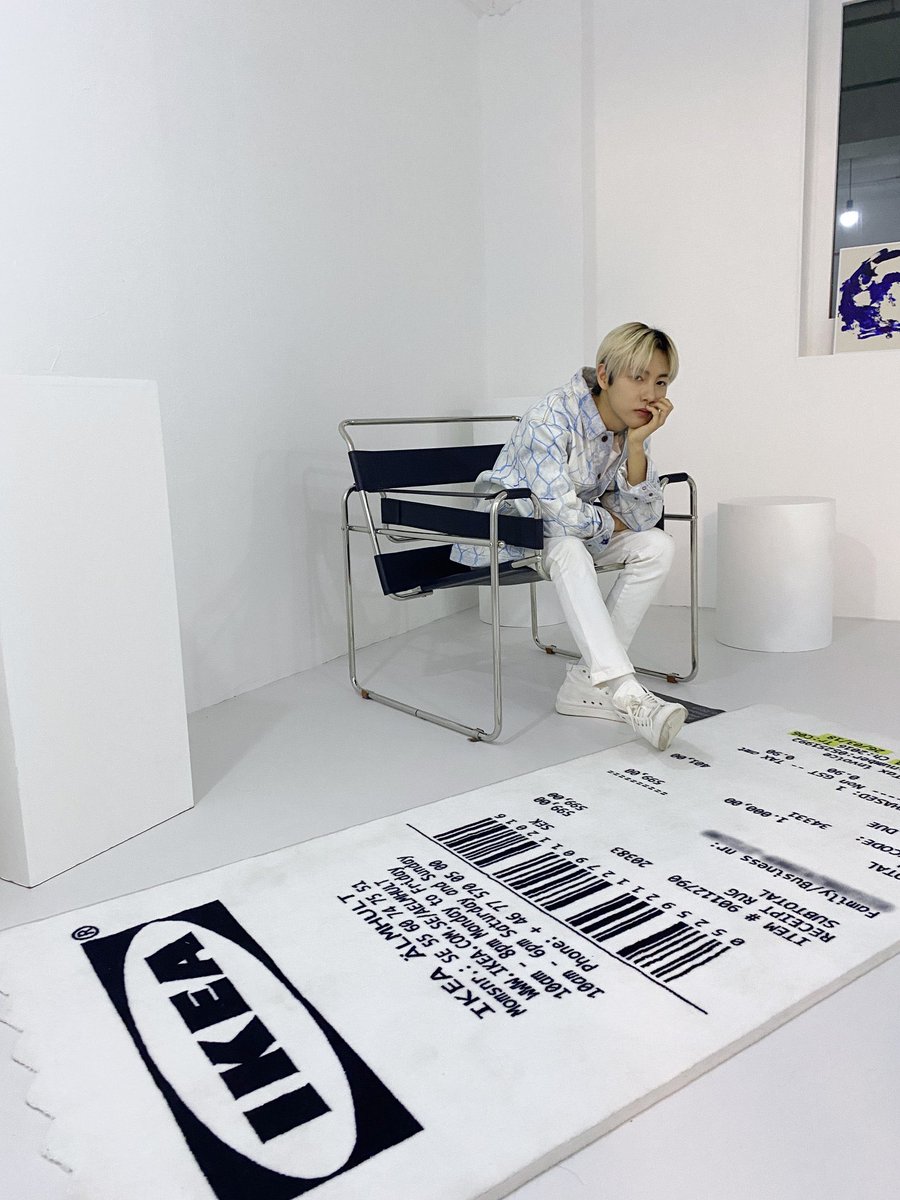 BreezyMariee_'s tweet photo. Okay but can we talk about how this rug is just and ikea receipt 😂 #kpop #renjun #Renjun_Fools_Cover #renjunfools #renjunfoolscover #NCT2020 https://t.co/SxQBqE8rVu