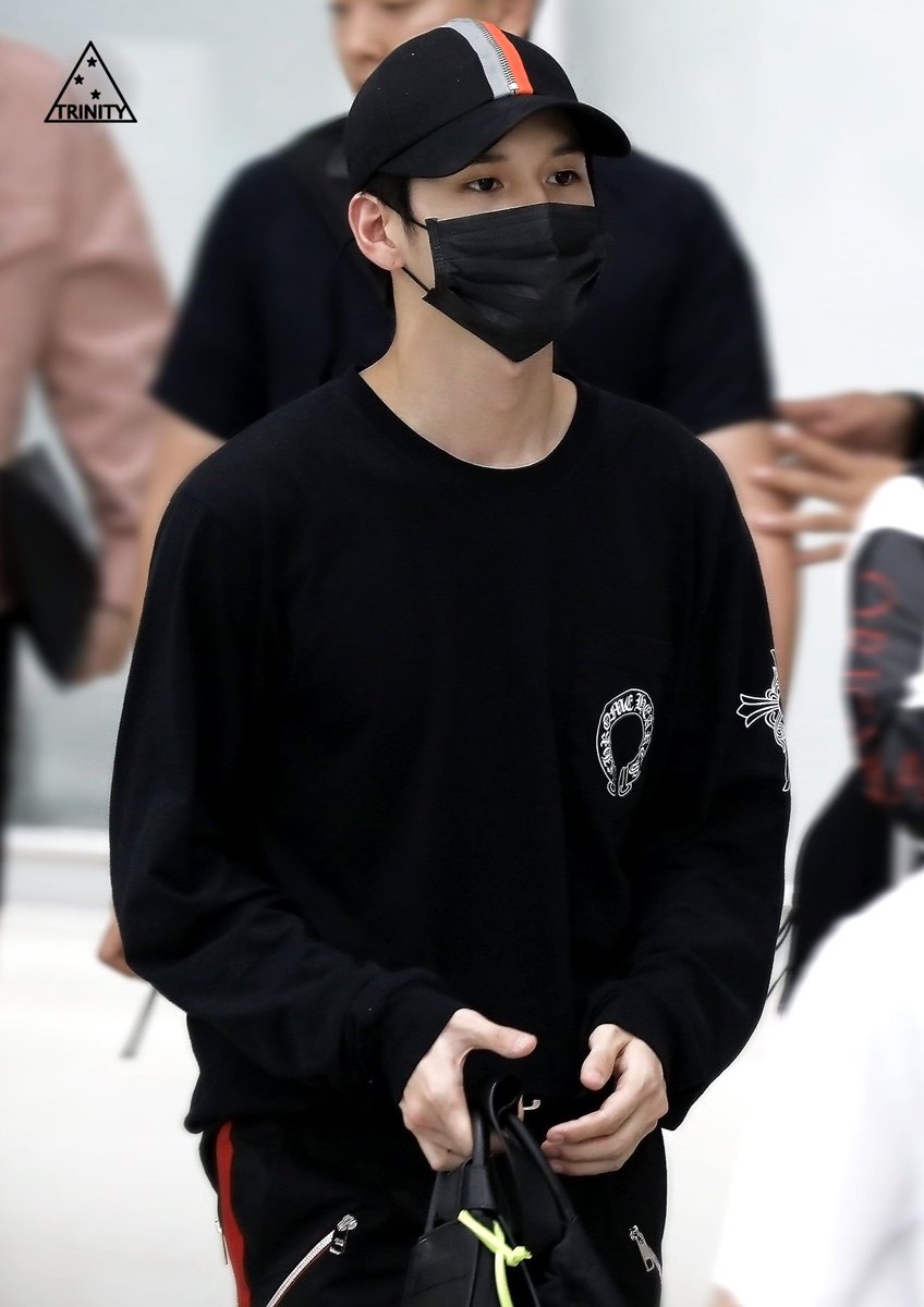 180730 #옹성우 #ONGSEONGWU

한국 입국