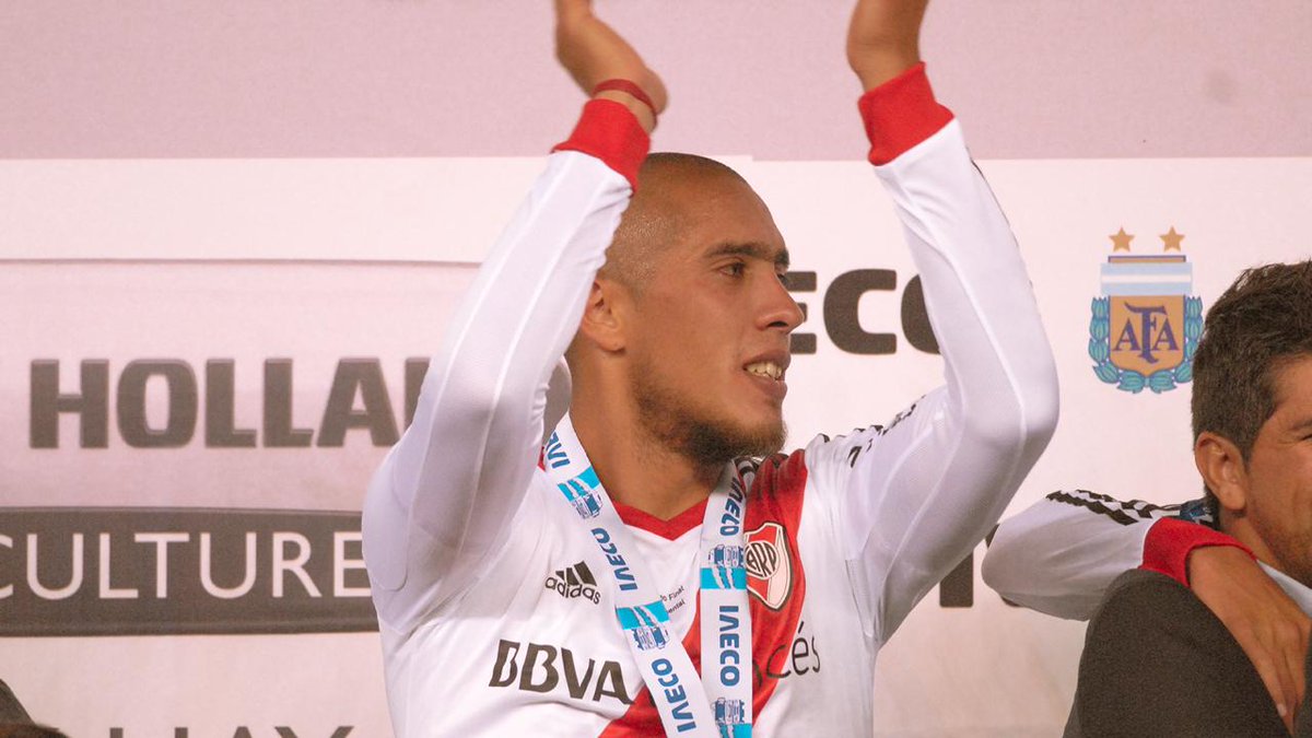 RiverPlate's tweet photo. El guerrero de las mil batallas y la gloria eterna. 2️⃣🛡
#CumpleañosMillonario 🎂 https://t.co/q7ezrRfi4N