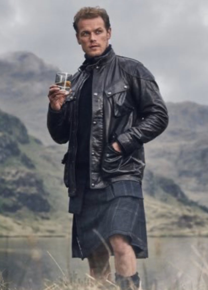 nicolej1012's tweet photo. @bridgetNsusie @bhdinehart @SusieQZeeLove #ColorMeOutlander 
God help me and the bad thoughts I'm having lol https://t.co/b4yYtc2CBp