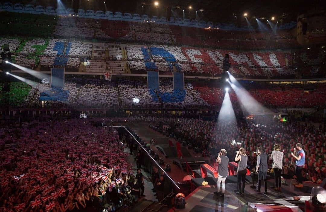 caldonazzer's tweet photo. These guys made the history of our period. Whether you are a fan or not, you have certainly heard of them. However it will go 'we can live forever'. Thanks for all guys. @onedirection #OneDirection #10YearsOfOneDirection #1DWWATOUR #1DWeek #1DFestival #1DWeek #1d https://t.co/yGBbrC2Qex