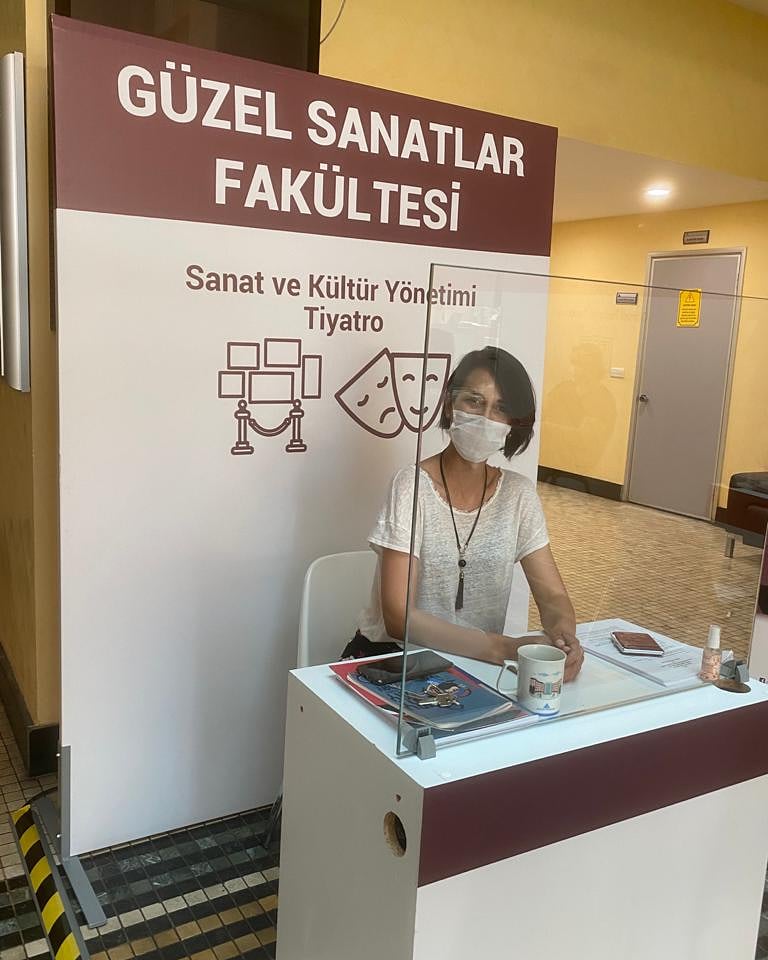 Yeditepe tanıtım günleri başladı!!! 14 Ağustos a kadar devam edecek olan tanıtım gününe davetlisiniz!Akademisyenlerimizle online ya da kampüs ortamında görüşebilirsiniz. 
(Hocamız Arş. Gör. Arzu Ocak 🙏🏻) 
#yeditepeüniversitesi #yeditepeuniversty #tiyatrobölümü