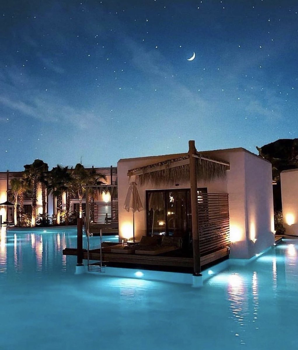 INTERIORPORN1's tweet photo. Bora Bora is a destination I MUST go to 🥰 https://t.co/6FB9f2A8UQ