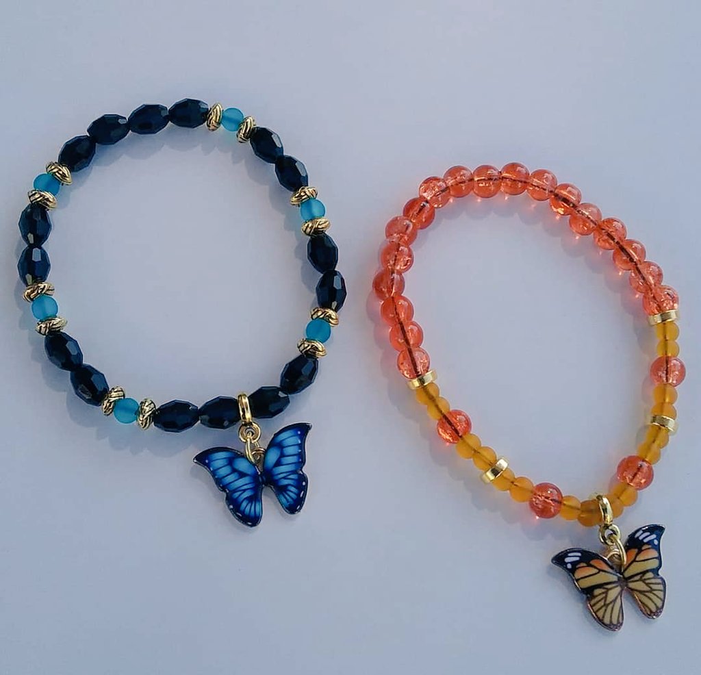 BeadingAmazing's tweet photo. Pack of two pretty 'Butterfly' charm stretch bracelets.
No experience necessary.
Great project for children to try their hand at beading!
Gorgeous enamel charms are set with a selection of glass &amp; metal beads.
Price: £4.95 + £1.00 Postage
*Instructions emailed separately* https://t.co/HnxbQgjYja