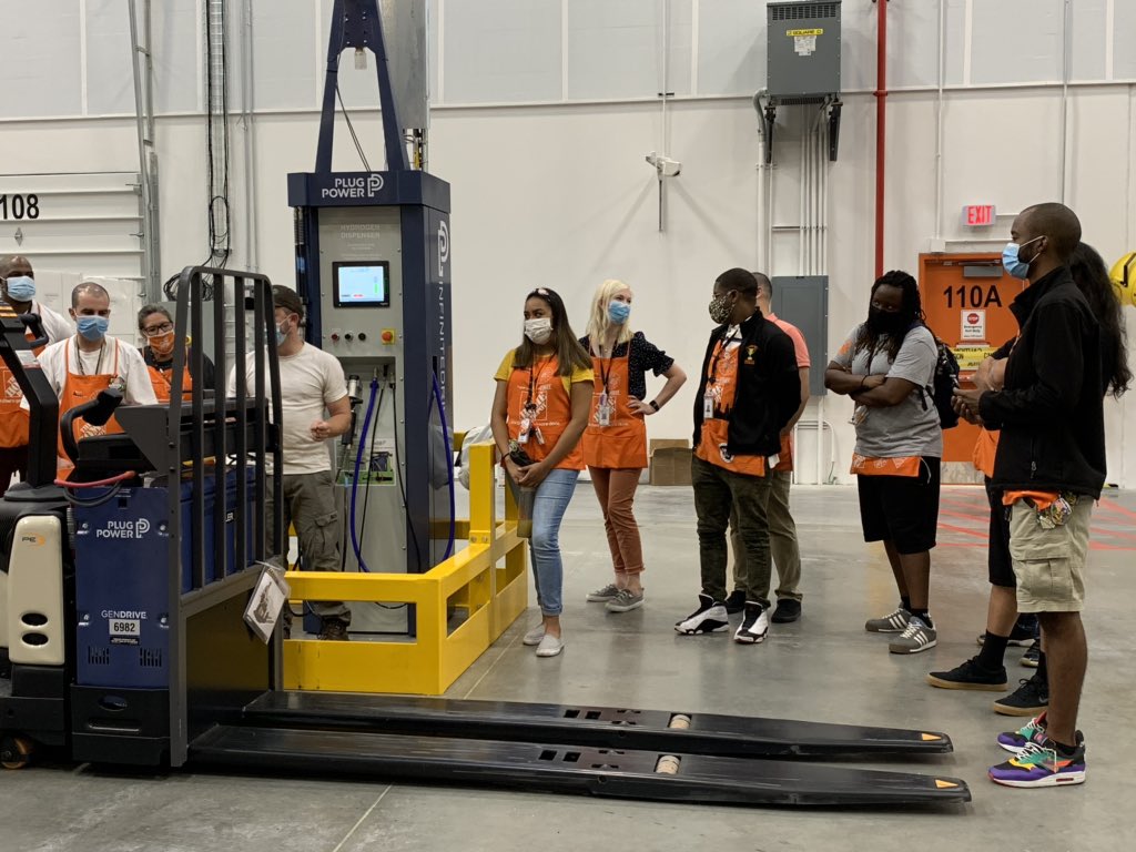 THDJodiColeman's tweet photo. Just another step towards us going Live! We are now up and running with our hydrogen batteries! Thank you Truman Davis for your persistence in getting us set up! Kelly Layman Tony Naranjo https://t.co/G4xFrttUMu