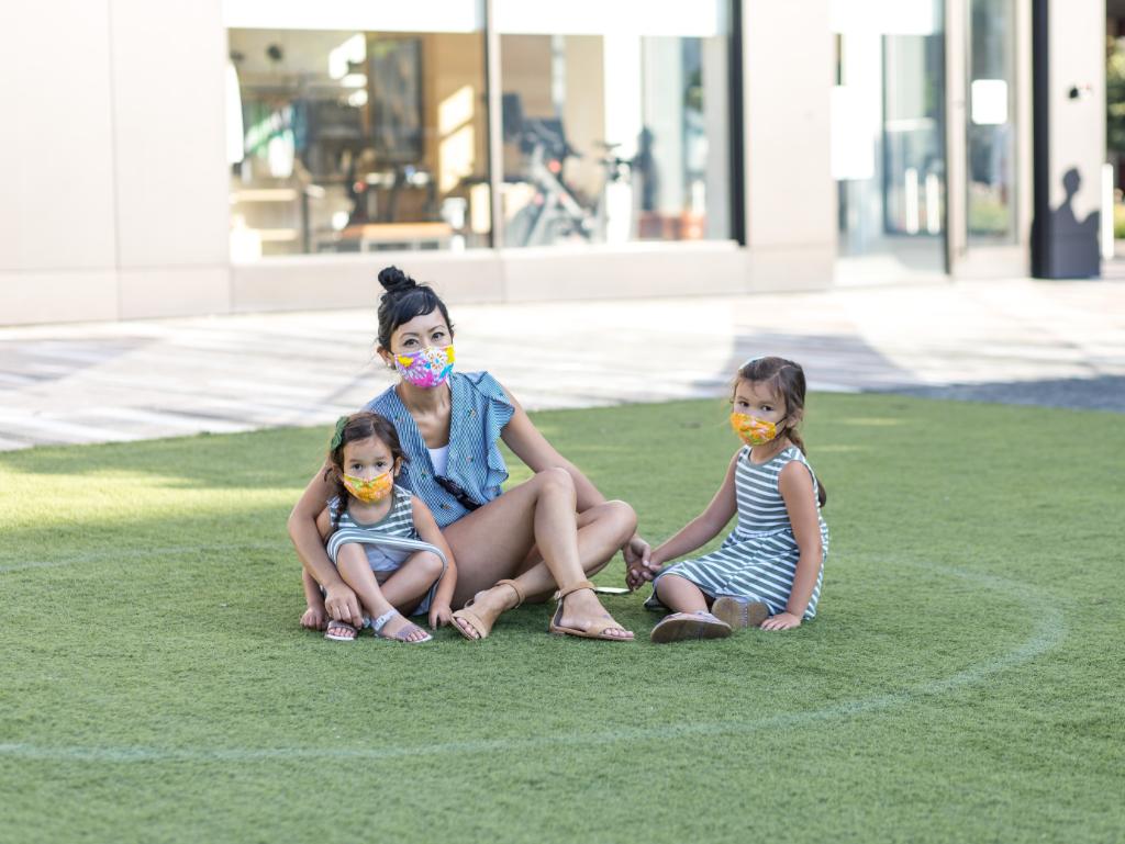 Social distancing in progress! 💚 Get comfortable on your shopping break by staying within your circle on The Lawn.