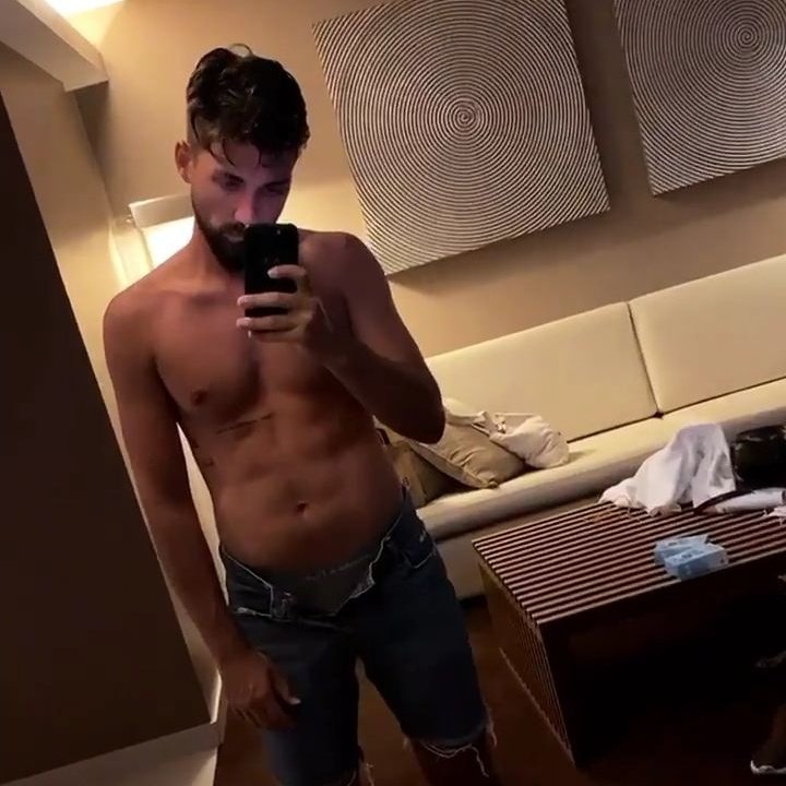 albala_cf's tweet photo. Hoy ya me ha matado este hombre 🤤❤ https://t.co/AZOCWZqfPa