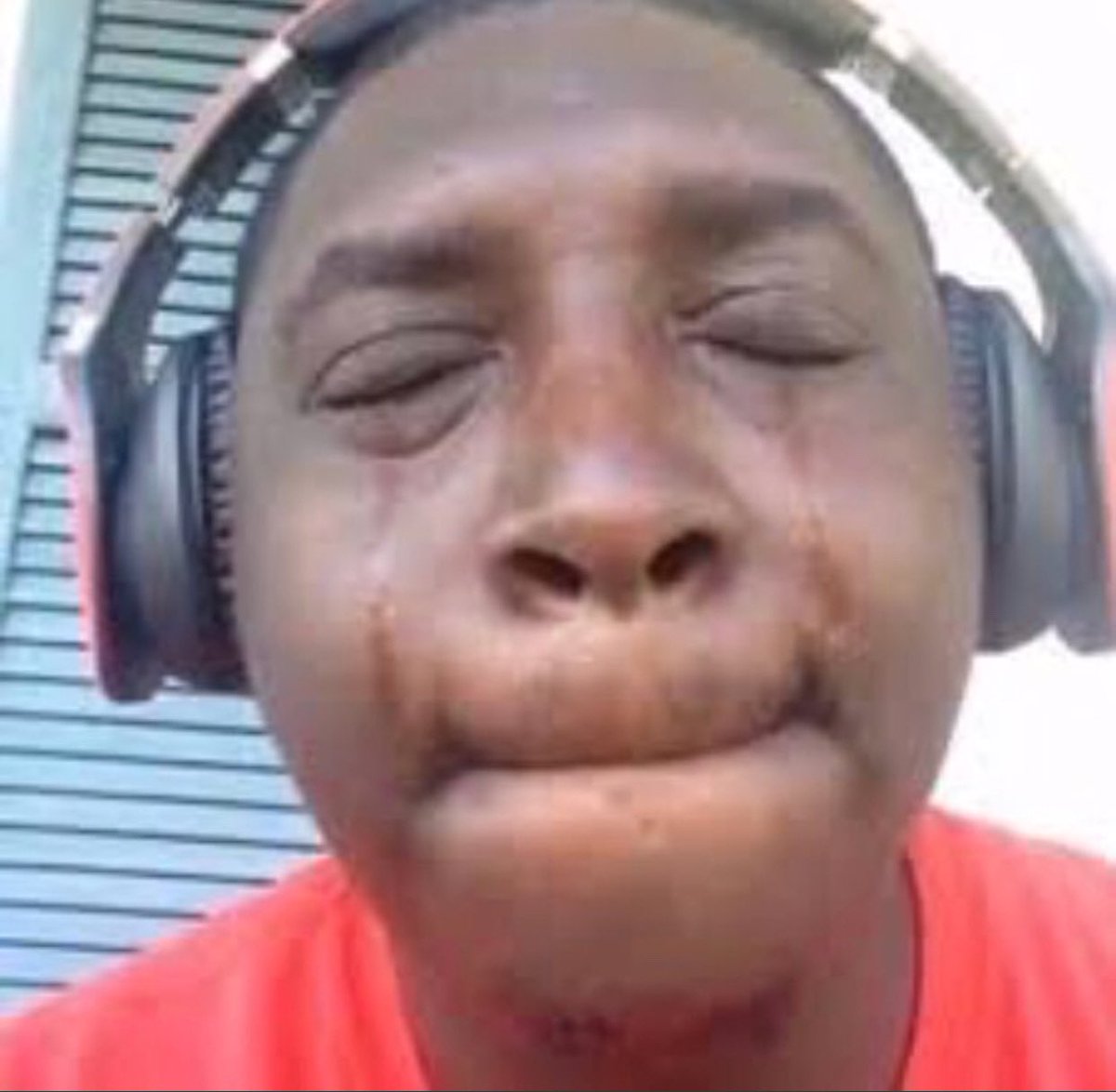 i tried to manifest bad bitches but i only got sad ones