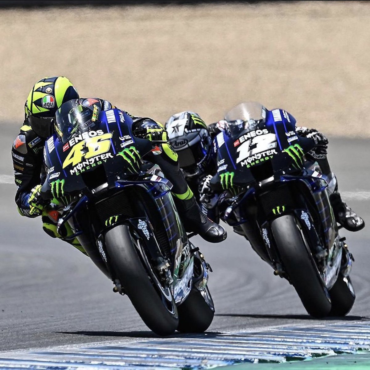 ValeYellow46's tweet photo. Per me è stato(quasi)come avervi lì con me!grazie del tifo
A virtual hug is better than nothing!
📸 @FAlex79 @GigiSoldano https://t.co/iLVUmfzqkg