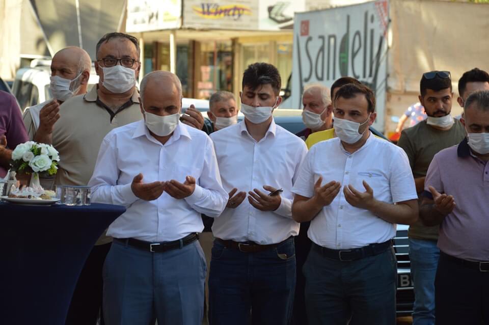 Ahsen Kimya'nın iş yeri açılışına iştirak ettik.

Firma sahipleri Ahmet SERT beye ve Oğulları Ömer SERT, Yusuf SERT beylere yeni iş yerlerinin hayırlı olmasını Cenab-ı Allah'tan niyaz ediyorum.

#İnegöl #SaadetPartisi #Açılış #AhsenKimya
