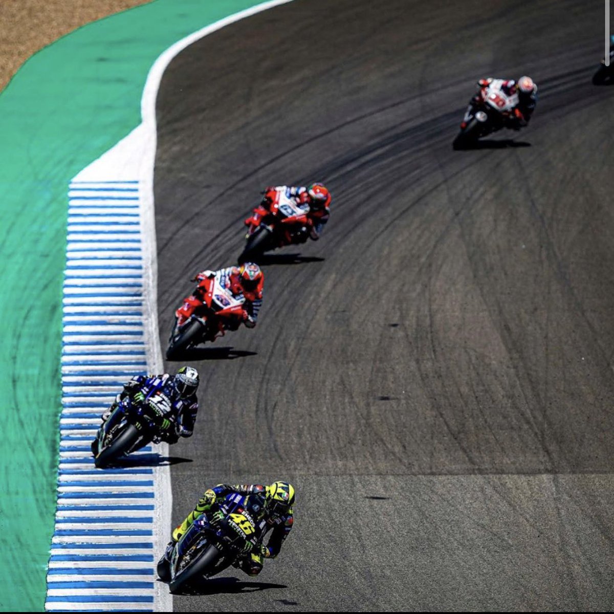 ValeYellow46's tweet photo. Per me è stato(quasi)come avervi lì con me!grazie del tifo
A virtual hug is better than nothing!
📸 @FAlex79 @GigiSoldano https://t.co/w2ExDJ8it2