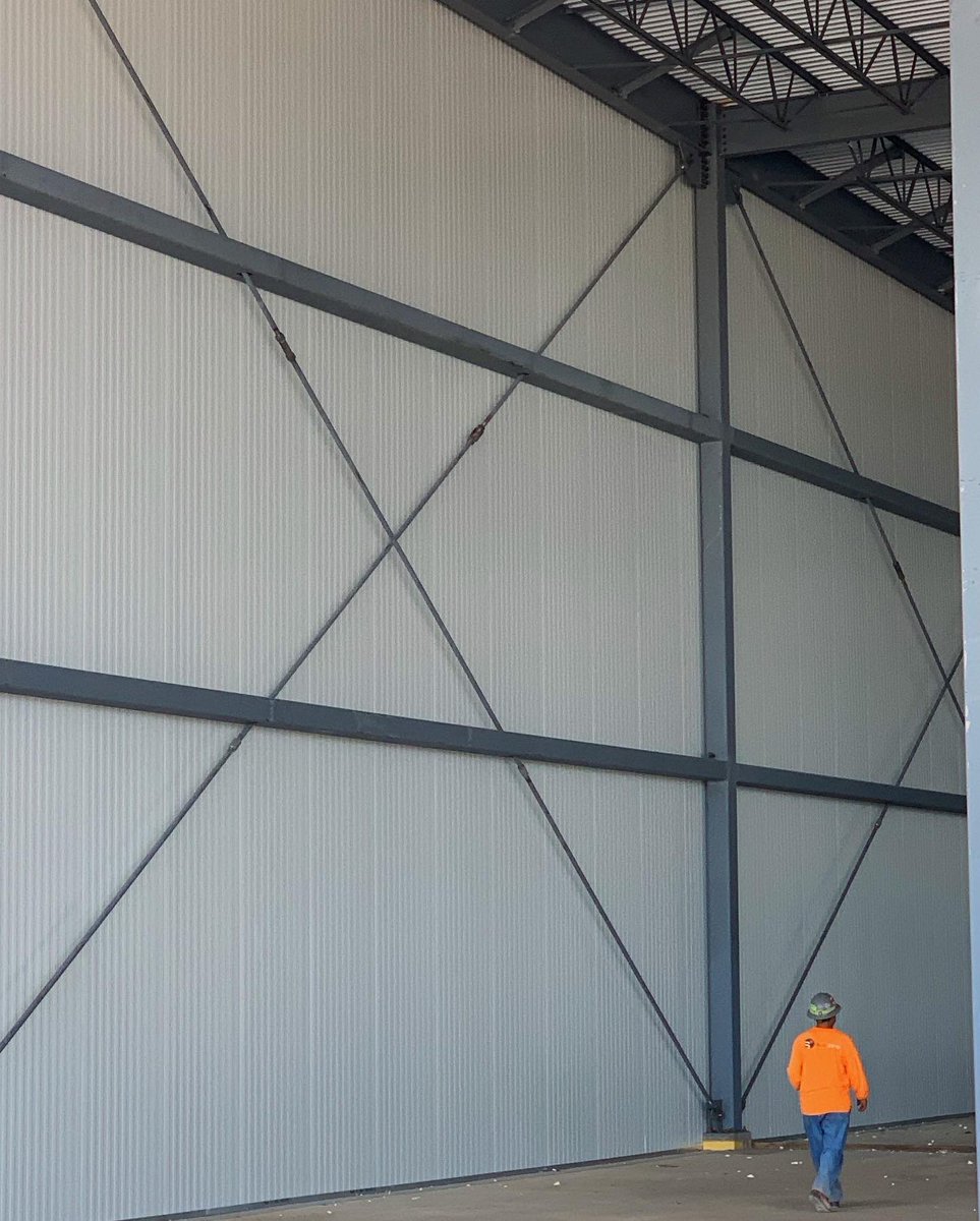 SubZeroConst's tweet photo. This won’t be the last time a SubZero crew puts our hands on the new TrueCore panel. First of many projects together. #DegreesBeyond ⠀
@TrueCorePanels @DEEMFIRST @caseysgenstore @SunbeltRentals #SubZeroConstructors #ColdStorageConstruction #DesignBuild #FoodSupplyChain https://t.co/BsHcmIq5Mh