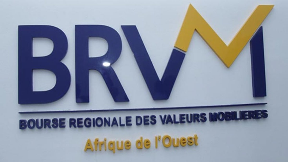 BeninduFutur's tweet photo. Il faut trouver une formule pour rapprocher la #BRVM des Etats membres. En principe chaque pays #UEMOA devrait avoir sa place boursière. Sociétés listées par pays: #Bénin 1 #Niger 1 #Togo 2 #Sénégal 3 #Côtedivoire 34. La BRVM semble plus ivoirienne que régionale. #Finance #bourse https://t.co/LhLY9Kk7aa