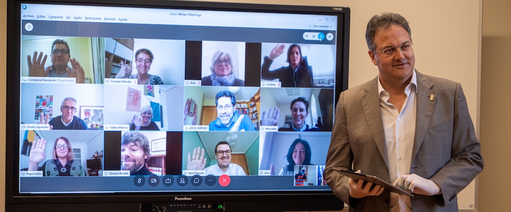 Los equipos directivos no aceptan la subida de sueldo: "es un intento de silenciarnos" <a href="/lariojaorg/">Gobierno de La Rioja</a>

rioja2.com/n-144633-2-los…