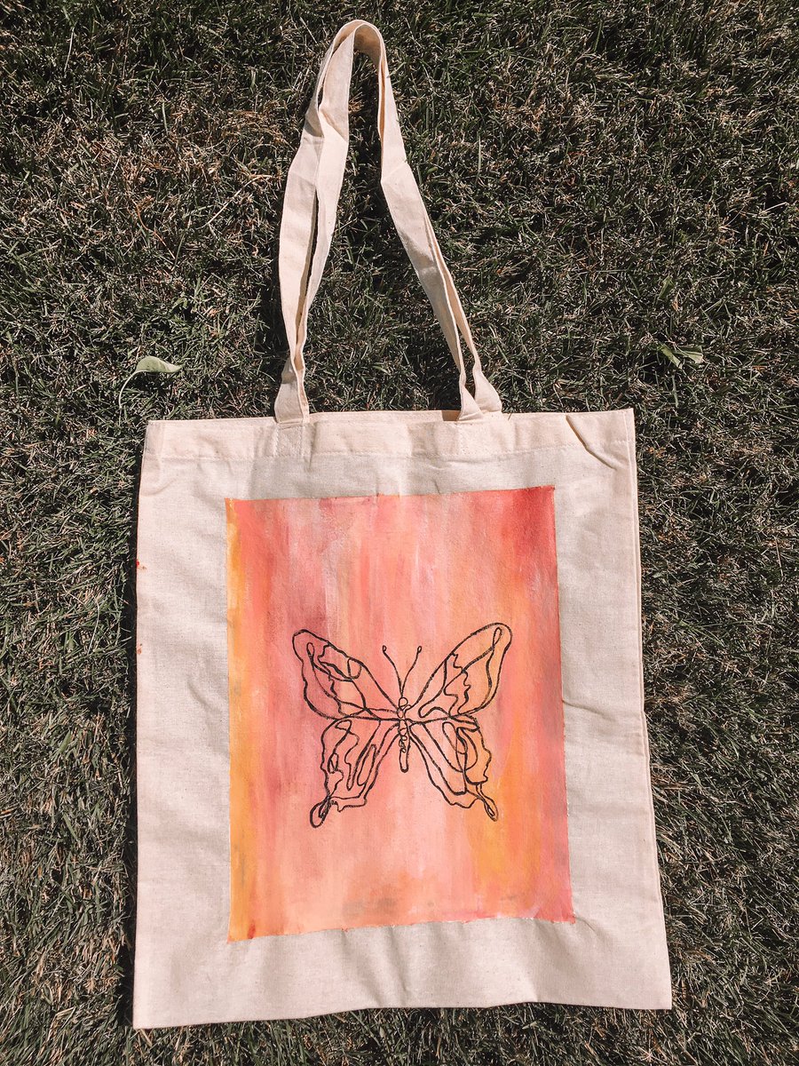 caliandcompany's tweet photo. NEW ITEM ALERT!
hand painted butterfly acrylic canvas tote bag! comes with a free matching scrunchie!
$23 + free shipping! link to shop in bio🤍 https://t.co/XTZtvyOyGF