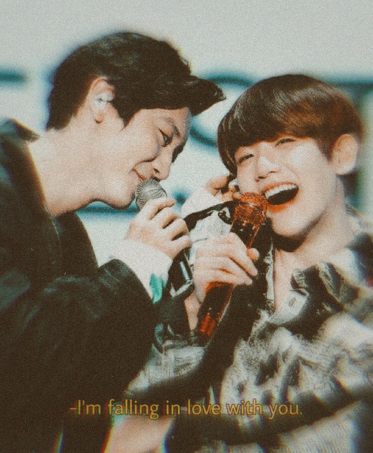 Bu noktada;Chanyeol bu şarkıyı birine yazmışsa ki aşık olmuşum gibi yazdım demişti 🤭neyse işte her kimse,herkesin fark edebileceği birisi.Gizli ya da saklı birisi değil çünkü “herkes” onun meleği olduğunu anlar..Bi saniye Bh “bana yazılmış gibi hissediyorum” demişti di mi hmmmmm