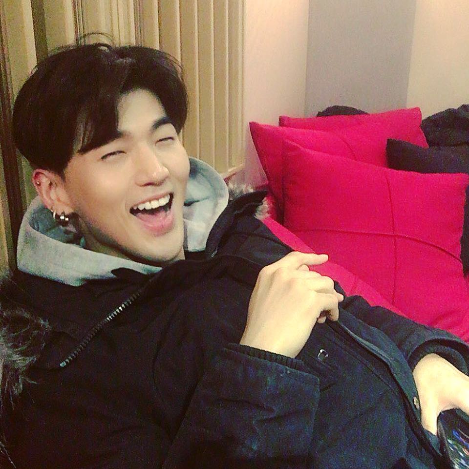 i made this thread to show people that bm is much more than just a joke, he is a caring, loving and incredible man that deserves so much love