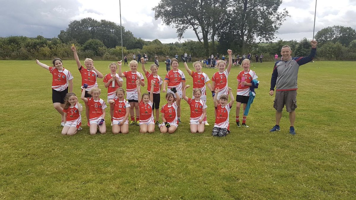 Well done to our mighty U8’s &amp; U10’s who played against  fantastic &amp; sporting opposition <a href="/BallymacLGFC/">Ballymacarbry LGFC</a> <a href="/Shamrocksladies/">Shamrocks Ladies Football Club</a> in their New Jersey’s from #Kellyspharmacy 🙏🏻 🤩 A super day of football <a href="/stoliversgaa/">St. Olivers</a> <a href="/WaterfordLGFA/">Waterford LGFA</a> <a href="/MunsterLGFA/">Munster LGFA</a> 
facebook.com/10000799351175…